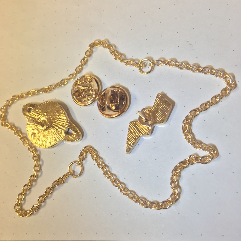 Space & lightning enamel & metal pins w/chain NIB - Picture 6 of 8